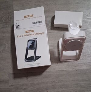 3-in-1 Wireless Charger On A Stand - White by APOR